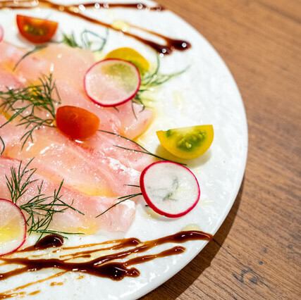 厳選素材の料理をじっくり味わう！