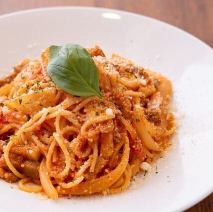 自家製パンチェッタと玉ねぎのトマトソース