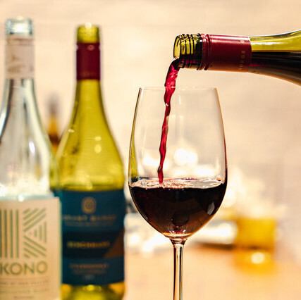 ≪ドリンクの種類が豊富≫お酒の品揃えは約100種！宮崎果実を使ったこだわりカクテルも人気です♪