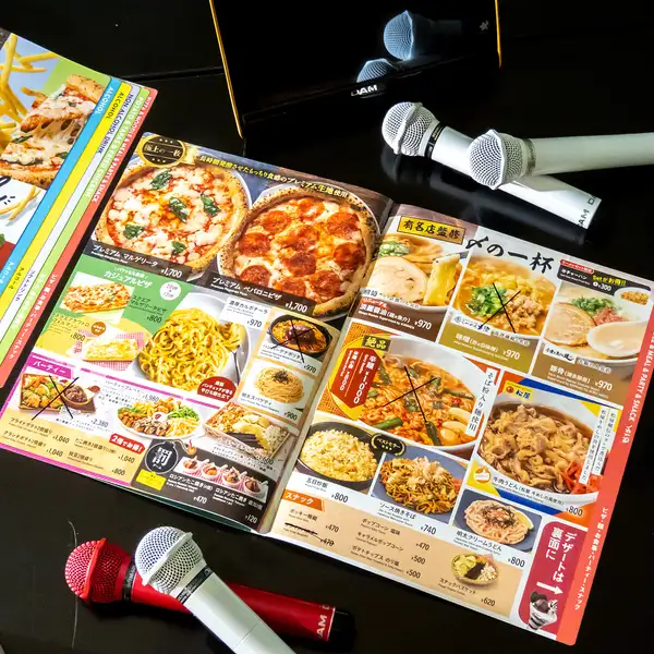 フードも充実！歌うもよし、食べるもよし、お手軽な料金設定で皆様のお越しをお待ちしております