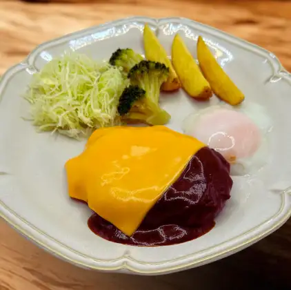 デミたまチーズハンバーグ(ライス付)