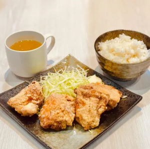 からあげ定食(国内産鶏肉使用)