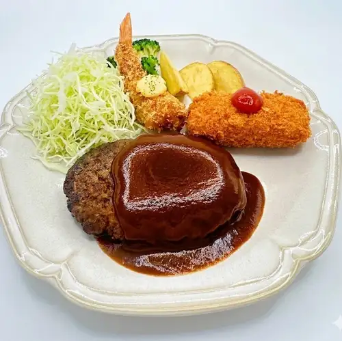 よくばりハンバーグ定食 国産牛肉100％(ライス付)