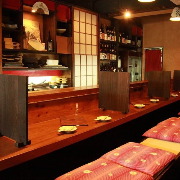 A counter seat where you can relax without hesitation even by yourself.You can see the staff cooking, so you can use chopsticks ♪