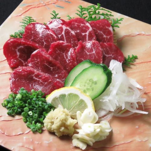 Horse sashimi delivered directly from Kumamoto Red meat sashimi