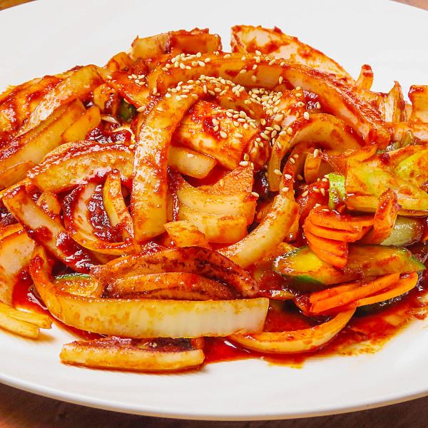 辛さと甘みが絶妙！イカの野菜炒め◎韓国本場の裏メニューあり？？