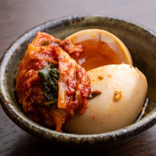 Appetizer is also a gem unique to Korean cuisine Boiled egg kimchi