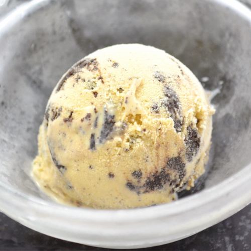 Ice cream (vanilla cookie cream)/Sherbet (yuzu)
