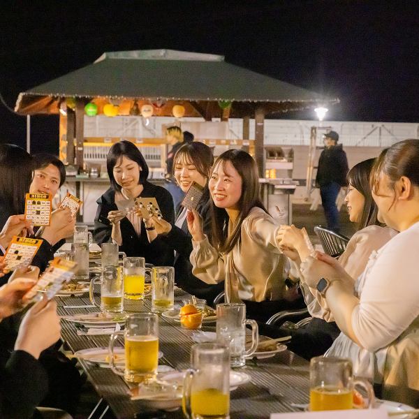 多国籍バイキングを楽しめる「WorldwideBeerPark」へようこそ♪広大なホールには世界各国の装飾が施され一歩足を踏み入れればそこはまるで世界一周旅行の出発点◎ワクワク感が店内に溢れており、非日常的な空間で最高の食体験をお届けします♪お料理の香りと活気ある雰囲気が皆様を地球の裏側まで連れて行ってくれますよ◎