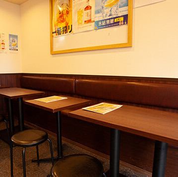 【レトロな大衆居酒屋♪】一人でも大人数でも使いやすいシーンを選ばない大衆居酒屋♪外からも賑わって見える開放的な店内気軽に楽しめるアットホームな雰囲気！