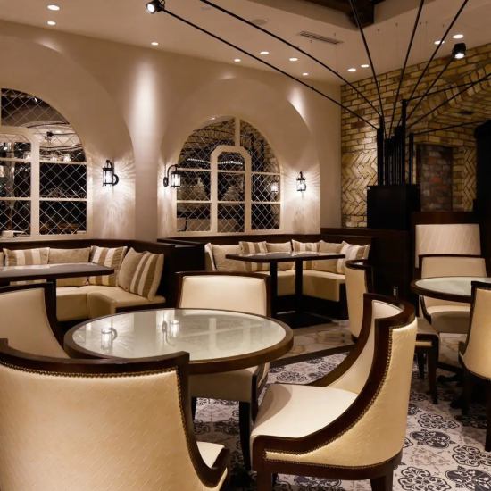 灵感来自西班牙南部城市格拉纳达的阿罕布拉宫♪