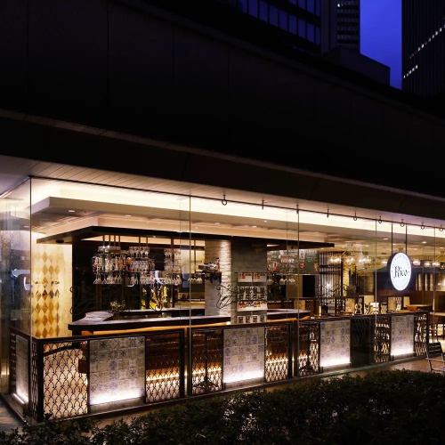 ヨーロッパ・スペインを思わせる幻想的で洗練された店内