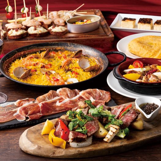 【新宿】在设计精致的空间里，您可以享用伊比利亚猪肉和葡萄酒，体验休闲餐饮！