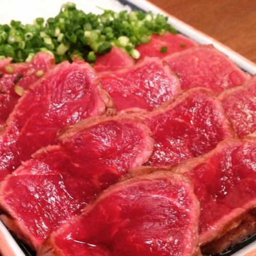 [当店看板メニュー]   馬肉のたたき♪