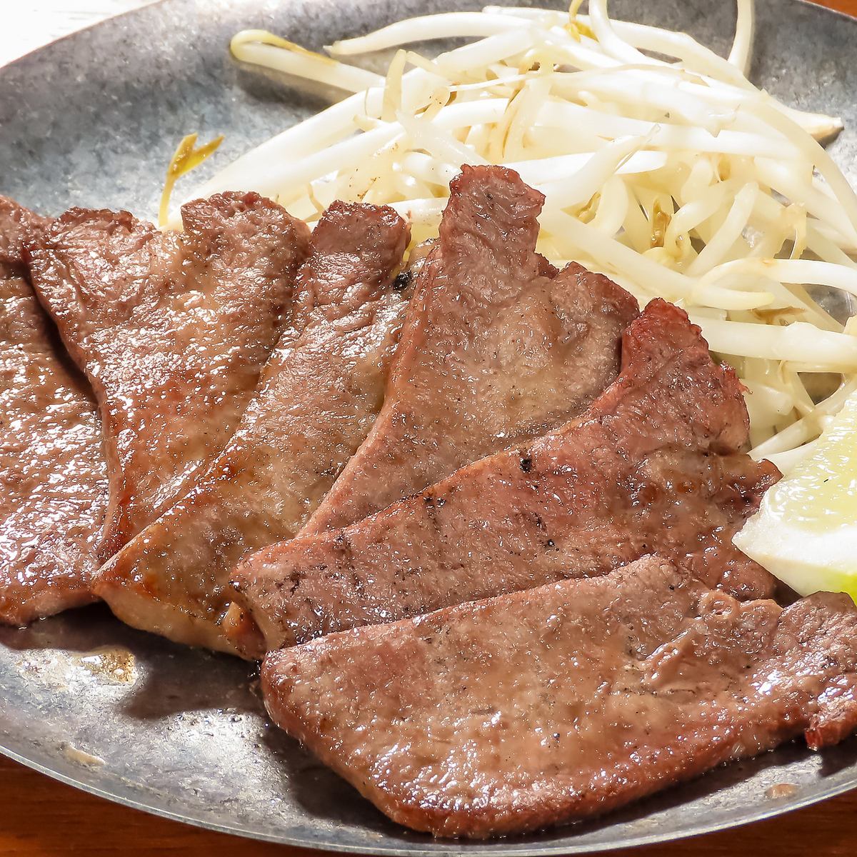 当店名物の牛タンはお肉好きも思わず唸る一品。ぜひご賞味あれ♪