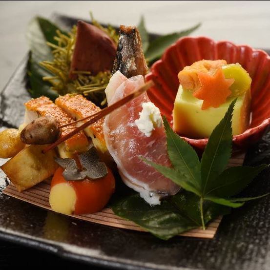 ≪Commitment≫ Expressing the sense of the season with one dish."Hassun" is the highlight of the chef's skill