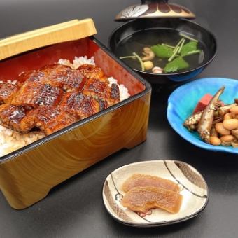 炭焼きうなぎ丼（並）1／2匹