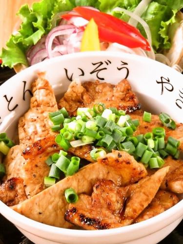 [特产]使用北海道朝日高原猪肉。受欢迎的猪肉碗♪