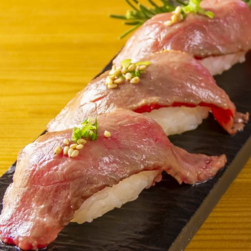 [肉类] 肉类寿司套餐含日本牛肉握寿司和甜点