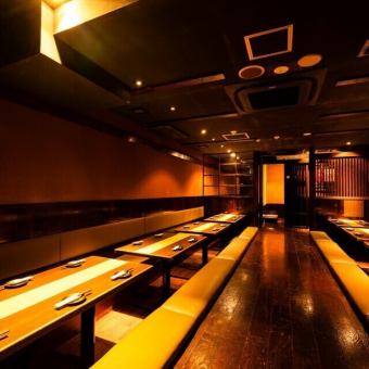 【大型宴会大歓迎！】当店ではなんと最大180名様までの貸切も承っております。広々空間で会社の懇親会や結婚式の二次会、さまざまなイベント利用など、大人数でのご利用にも柔軟に対応いたします。ぜひお気軽にお問い合わせください。