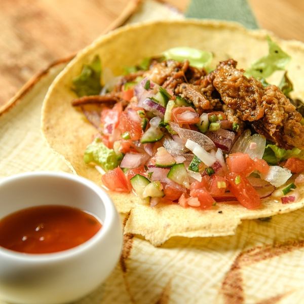 『豚肉のタコス』