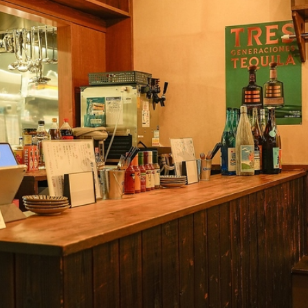 隠れ家的雰囲気は仕事終わりのちょい飲みにピッタリ♪