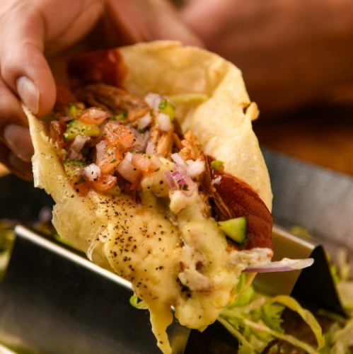 『あふれタコス』