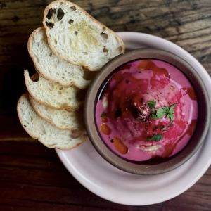 ひよこ豆のフムスPINK風