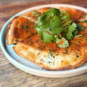 たっぷりチーズの入ったケサディーヤ