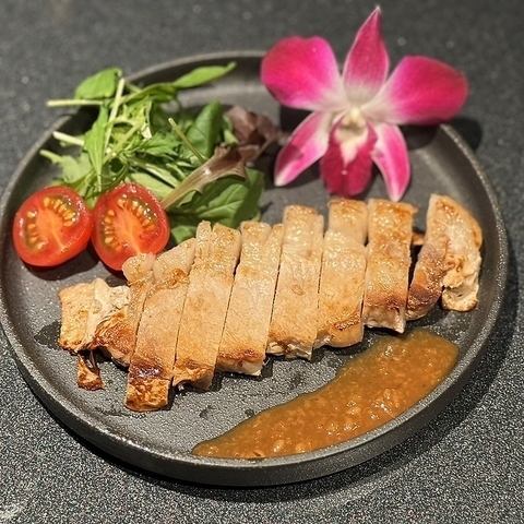 【阿古猪里脊牛排】简单的牛排就能品尝到阿古猪的美味♪肉质柔软，油脂香甜◎