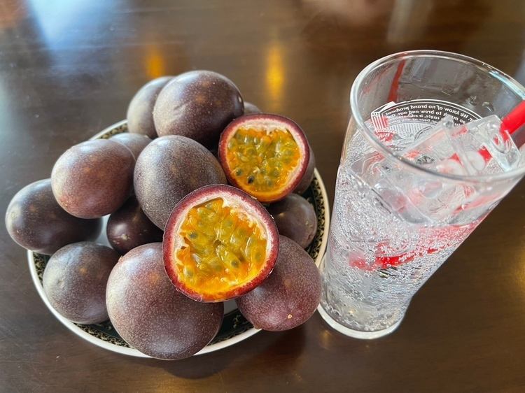 Made with fruits from Okinawa! A passion fruit sour perfect for the hot season.