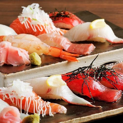 价格公道的新鲜大份寿司和奢侈的生鱼片！