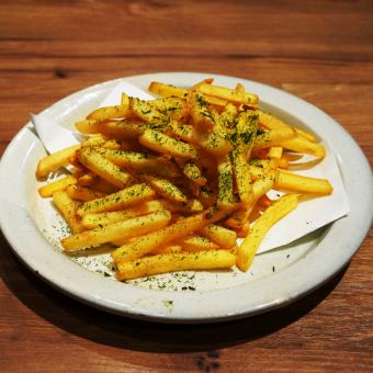 Standard potato fries--green seaweed consommé flavor--