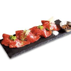 Roasted meat sushi
