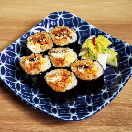 Sake accompaniment: Rolled sushi with eel and egg