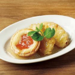 Rice apple tart and apple tempura