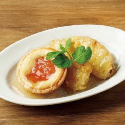 Rice apple tart and apple tempura