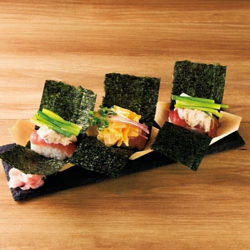 Hand-rolled sushi with tuna (3 pieces)