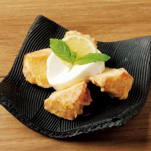 Baumkuten served with rice mousse