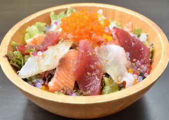 색채 해물 일본식 샐러드