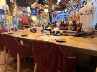 カップルにオススメ♪カウンター席は二人だけの空間です♪