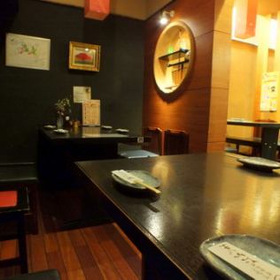 It is a semi-private room.Come here for a banquet for up to 8 people.