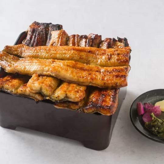 落ち着いた店内で、鰻の香りをお楽しみください