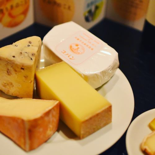 「チーズのこえ」さんのチーズ3種盛り合わせ