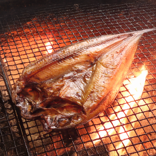【名物】炭火で豪快に焼き上げる!特大ほっけをはじめとした北海道食材の炉端焼き