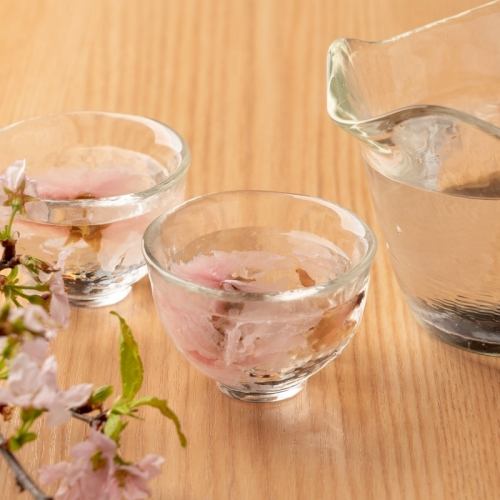 ドリンクは種類豊富♪毎日17時までハッピーアワー！