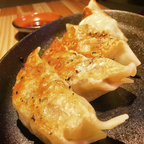 沖縄県産！あぐー豚の焼餃子