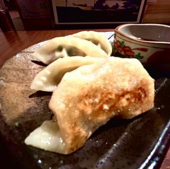 手作りあぐー豚の焼餃子