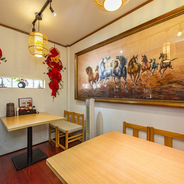 【距离JR香椎线海站出口步行约27分钟】本店以蓝色招牌和越南国旗图案的窗帘为标志。店内灯光明亮，安全又安心。欢迎您下班后、购物后或观光后光临。期待您的光临！