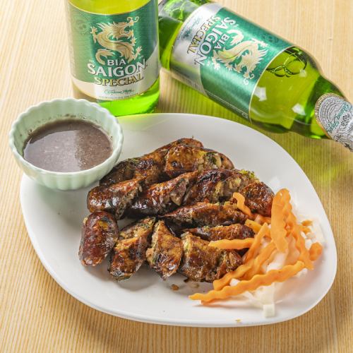 We offer local specialty dishes from Hoi An and Da Nang!
